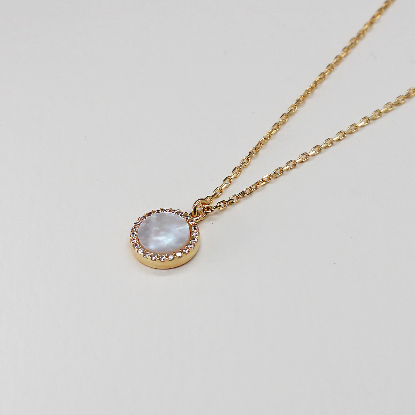 Mother of Pearl Round Charm Necklace